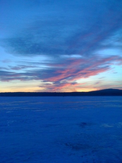 Рассвет на нашем озере