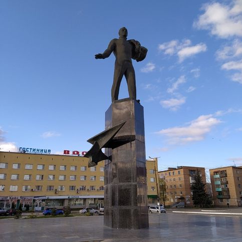 Главный памятник Гагарину на его исторической родине