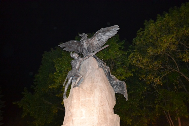 Памятник Благодарная Россия героям 1812 года