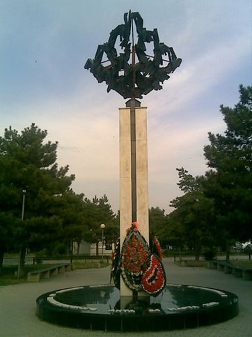 Памятник погибшим при взрыве в г. Минеральные воды у рынка
