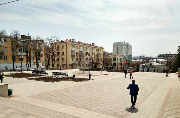 Площадь Ленина рядом с горадминистрацией