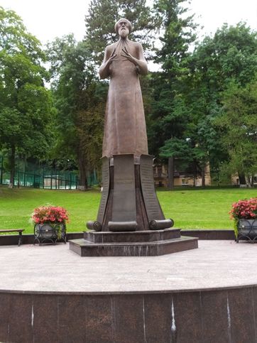 Памятник А. И. Солженицыну. Он родился в Кисловодске