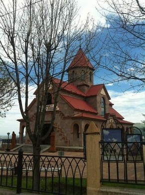 В Кисловодске есть необыкновенно красивая армянская церковь! Она стоит высоко на горе, открытая всем ветрам, такая светлая и радостная. Если где-то есть божественное начало, то это точно там!