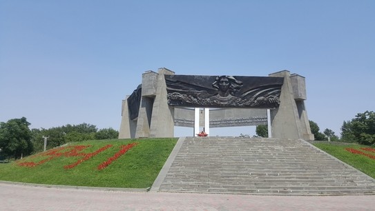 Минеральные Воды (Ставропольский край). Монумент в честь героев Великой Отечественной войны