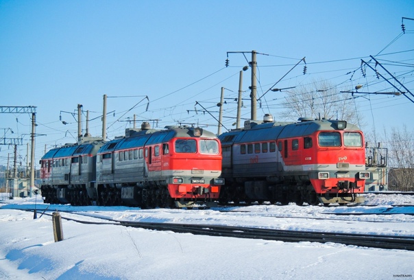 Тепловозы 2М62У-0365 и 2М62У-0325 на станции Агрыз, Татарстан