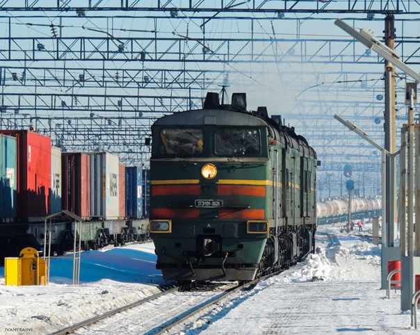 Тепловоз 3ТЭ10У-0026 на станции Агрыз, Татарстан
