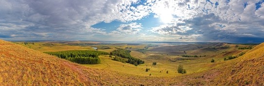 Панорамный вид с вершины горы Чатыр-Тау, высшей точки Республики Татарстан