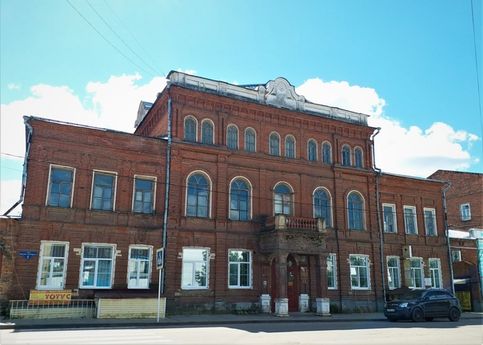 В Кашине в июле 2021 года... Кашинская центральная библиотека является одной из старейших в Тверской области. Открылась 1 января 1882 года в здании Кашинской городской Думы, и за все эти годы ни разу не меняла адрес.