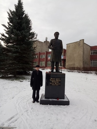 Памятник А. Н. Куропаткину. Торопец, 2020