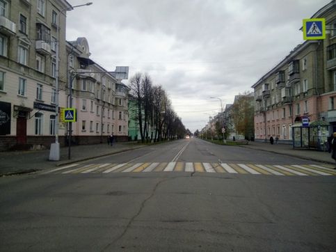 Главная улица города - Коммунистической проспект