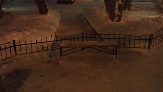 Суровый русский город Томск, здесь даже дорожки заканчиваются в заборе!