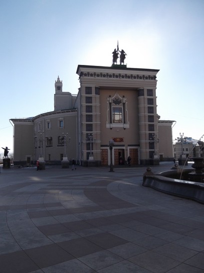 Здание Бурятского театра оперы и балета