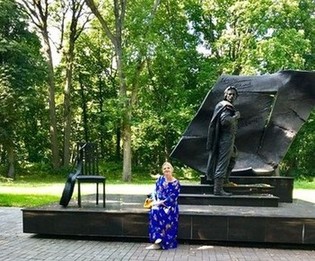 У памятника Талькову в Щекино