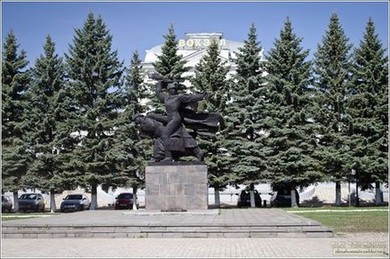 Памятник воинам-александровцам, павшим в Великой Отечественной войне. . Александров